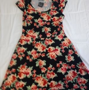 NWT Pinc Women's Floral Dress!